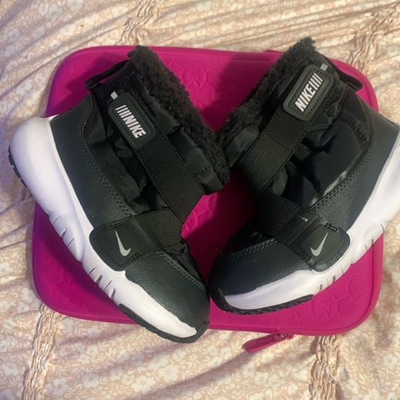 Toddler Unisex Nike Snow boots - Picture 1 of 4